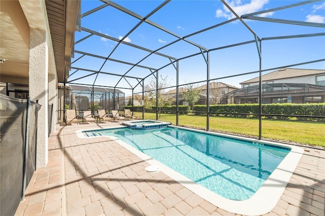 1455 Rolling Fairway Dr, Davenport, FL 33896 - view of swimming pool featuring a patio area, a lawn, a pool with connected hot tub, and glass enclosure