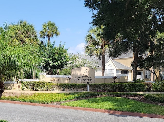 view of community / neighborhood sign