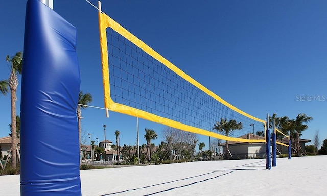 surrounding community with volleyball court