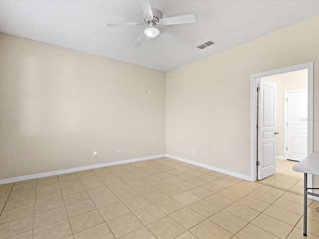 empty room featuring ceiling fan