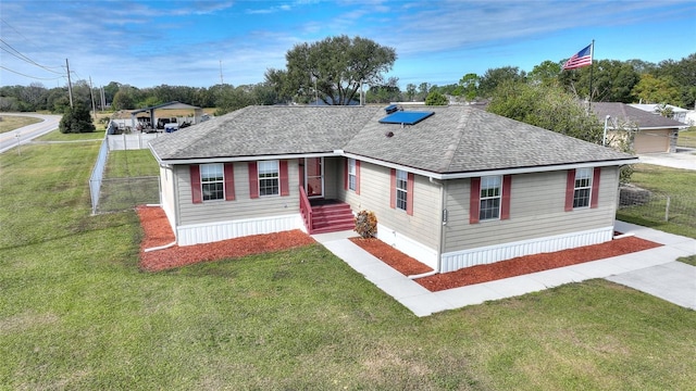 view of front of house featuring a front yard