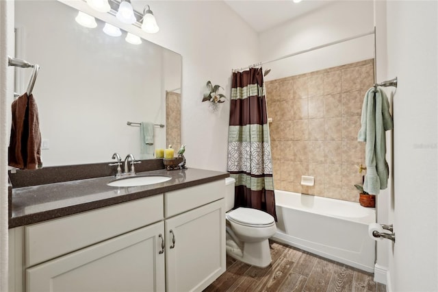 full bathroom with toilet, vanity, and shower / bath combo