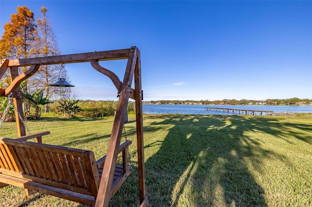 view of yard featuring a water view