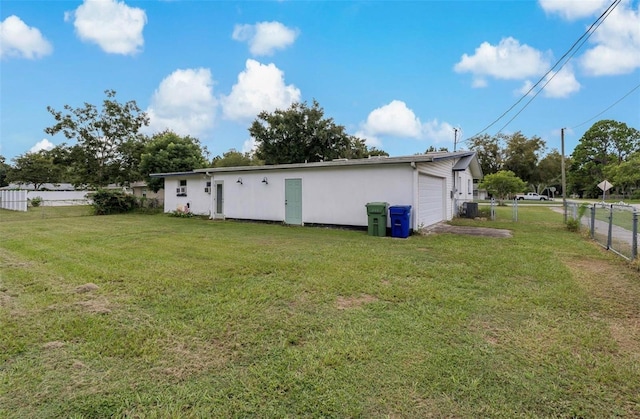 exterior space featuring a yard