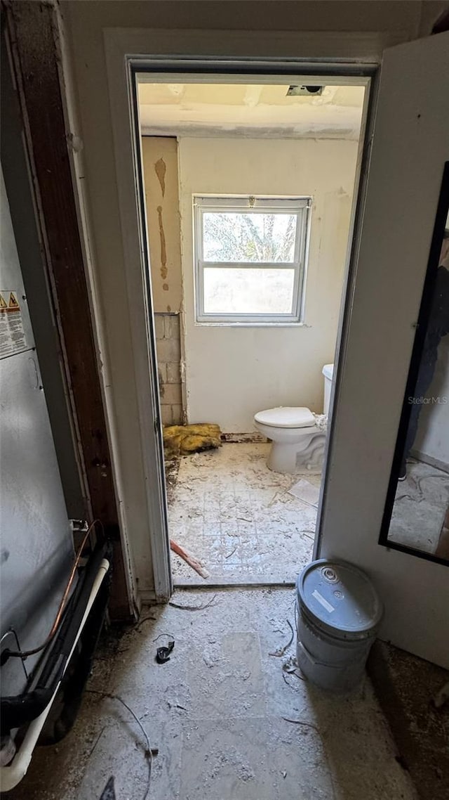 bathroom featuring toilet