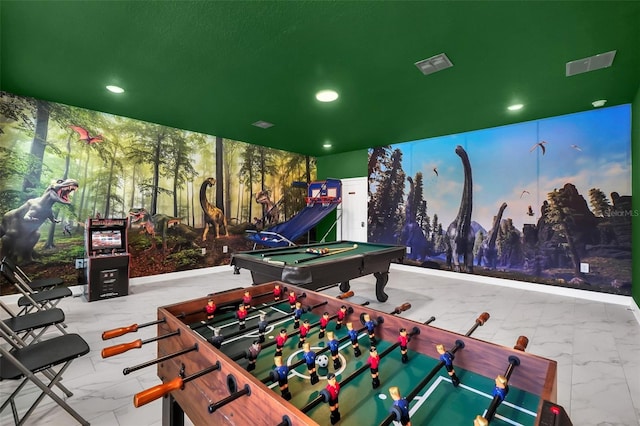 playroom featuring pool table