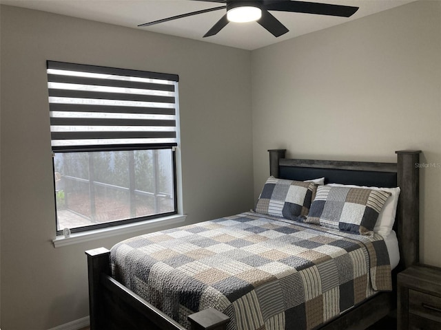 bedroom with ceiling fan