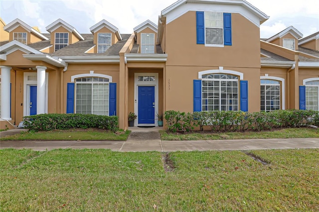 view of front of house featuring a front yard