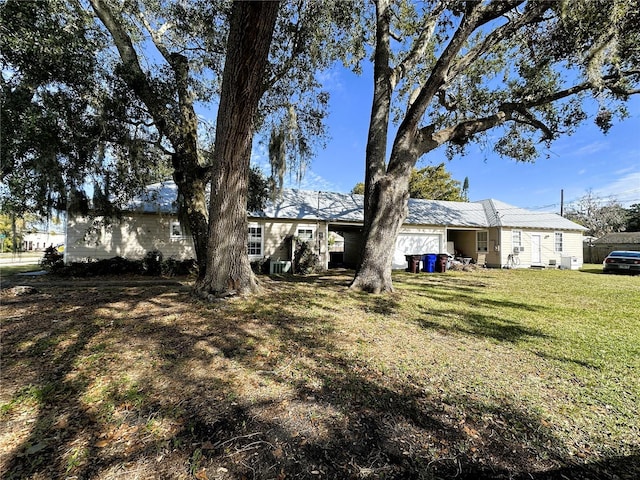 exterior space featuring a yard