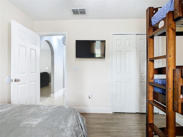 bedroom featuring a closet