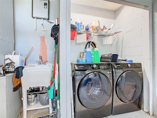 laundry room featuring washer and dryer