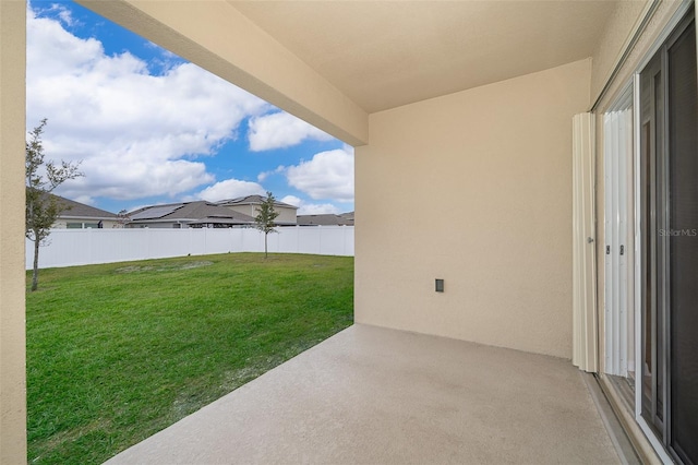 view of yard featuring a patio