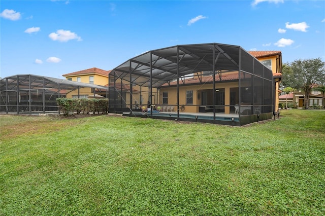 view of yard with a lanai