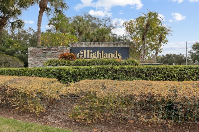 view of community / neighborhood sign