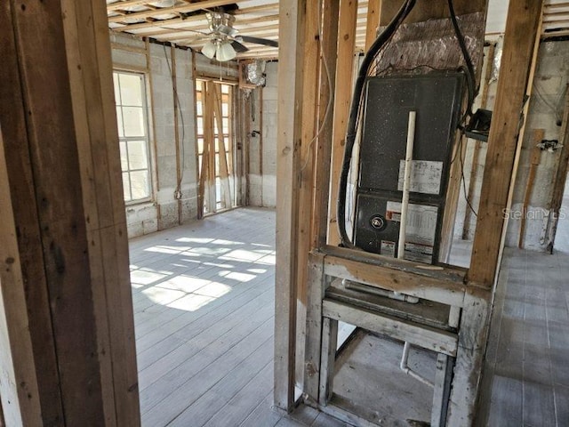 miscellaneous room with ceiling fan