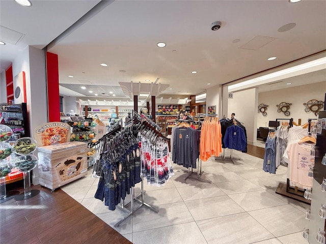 misc room featuring light tile patterned flooring