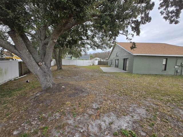 view of yard with a patio area