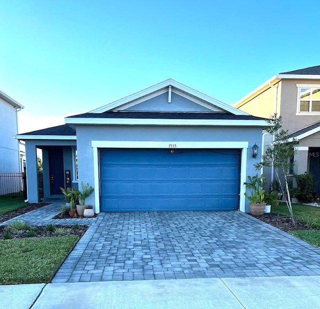 view of front facade featuring a garage