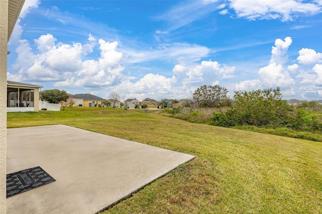 view of yard featuring a patio