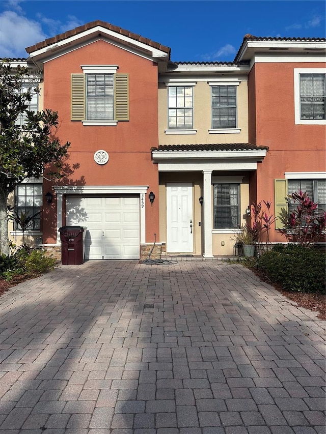 view of front of home featuring a garage