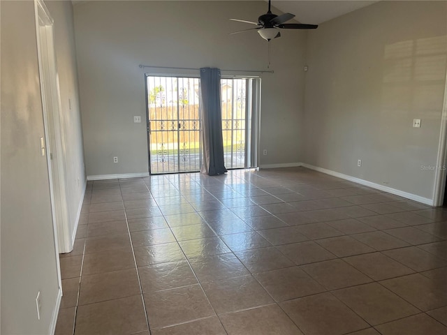 empty room featuring ceiling fan