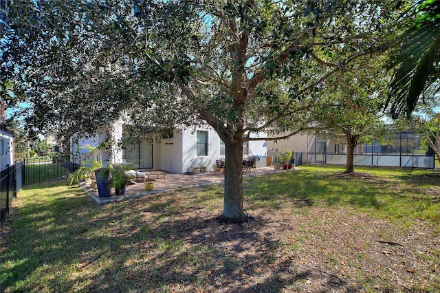 view of yard with a patio area