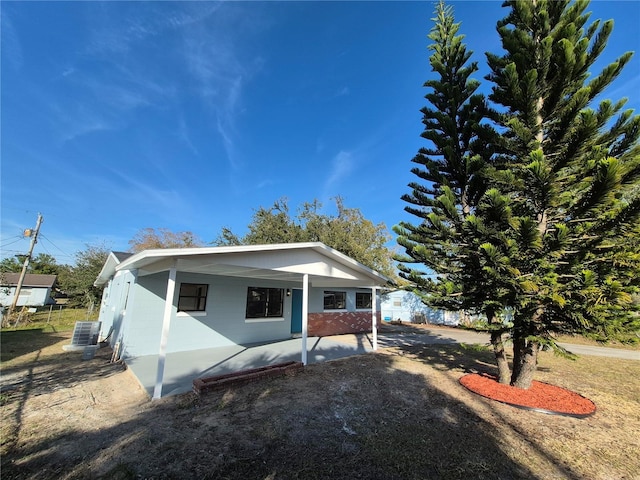 view of front of home featuring central AC