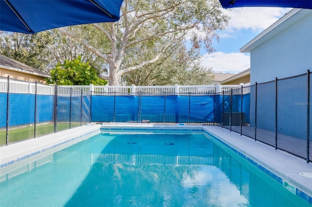 view of swimming pool