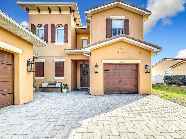 view of front facade with a garage