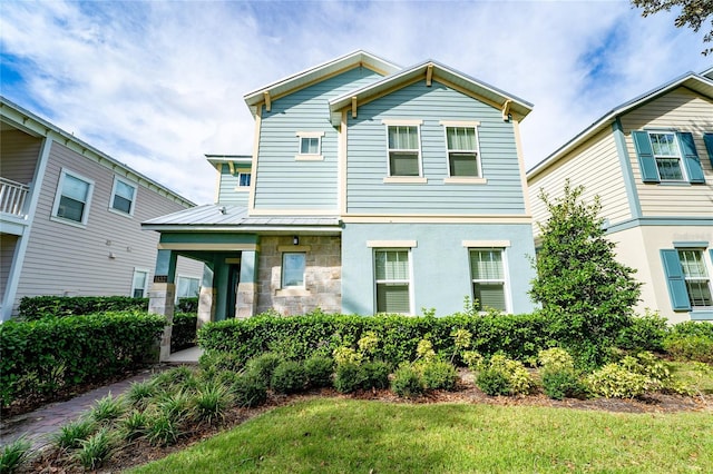 view of front of property with a front yard