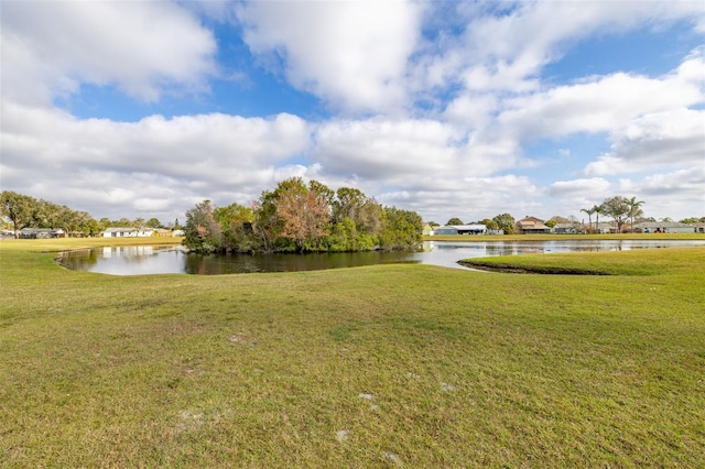 view of yard featuring a water view