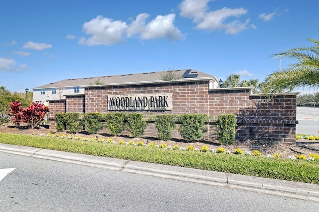 view of community / neighborhood sign