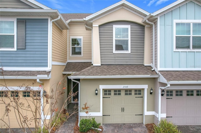 view of front of house featuring a garage