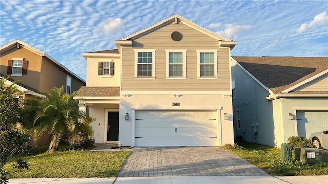 view of front facade featuring a garage