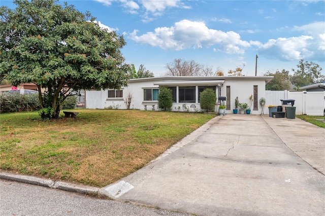 4126 Montrose Ct, Orlando, FL 32812 - view of front facade with a front lawn