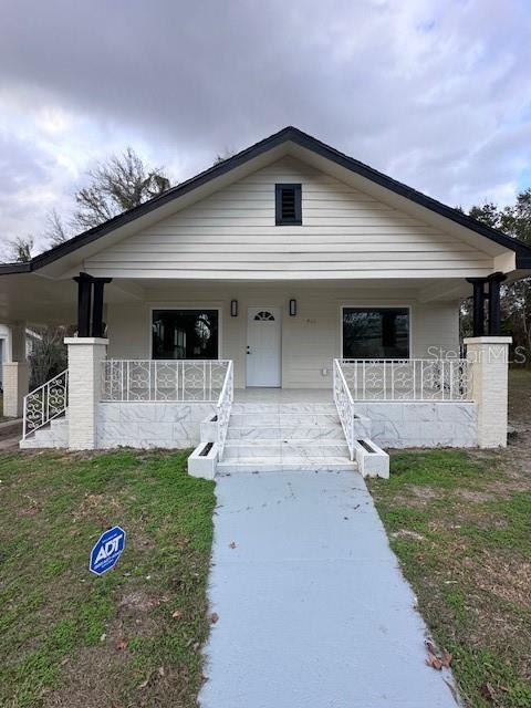 view of front of house with covered porch