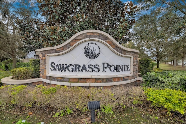 view of community / neighborhood sign