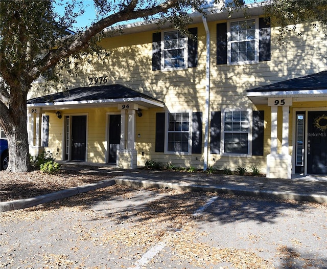 view of front facade