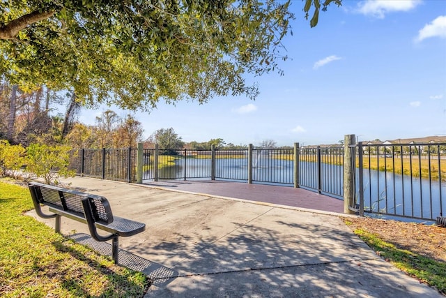 view of property's community featuring a water view