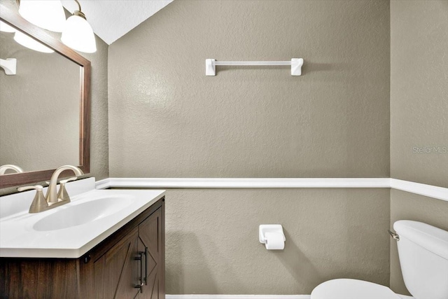 1518 Orrington Payne Pl, Casselberry, FL 32707 - half bath featuring toilet, vanity, and a textured wall