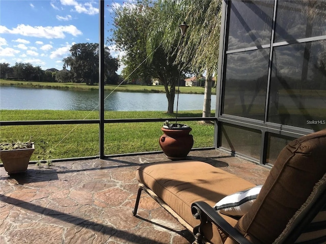 1820 Trophy Bass Way, Kissimmee, FL 34746 - sunroom with a water view