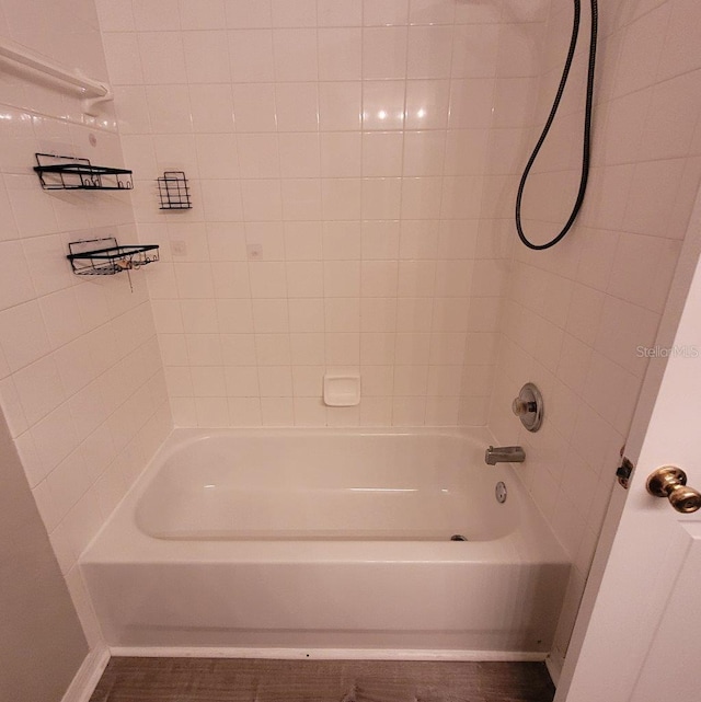 full bath with shower / bathtub combination