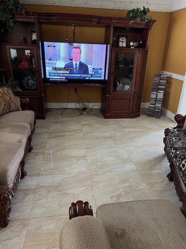 350 Corsica Ct, Kissimmee, FL 34758 - living room featuring baseboards