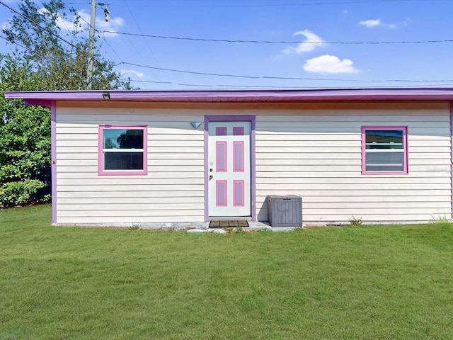 exterior space featuring a yard