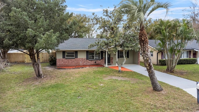 view of front of home featuring a front yard