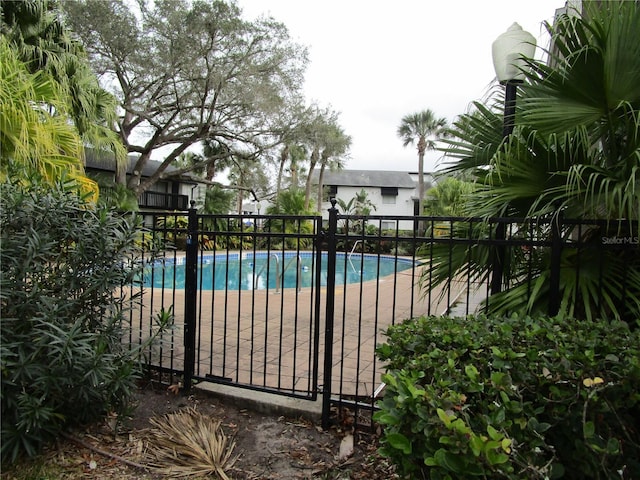 view of swimming pool