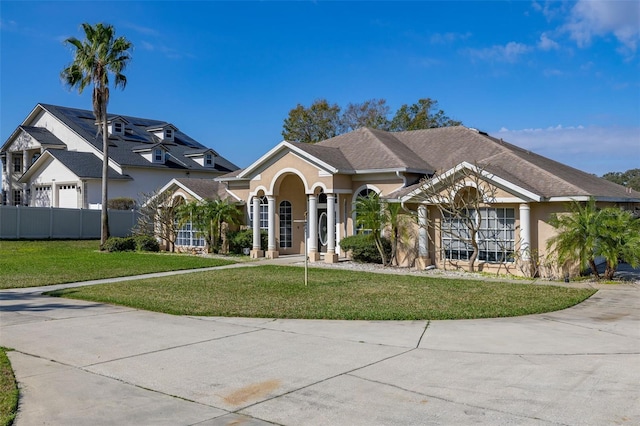 view of front of house with a front yard