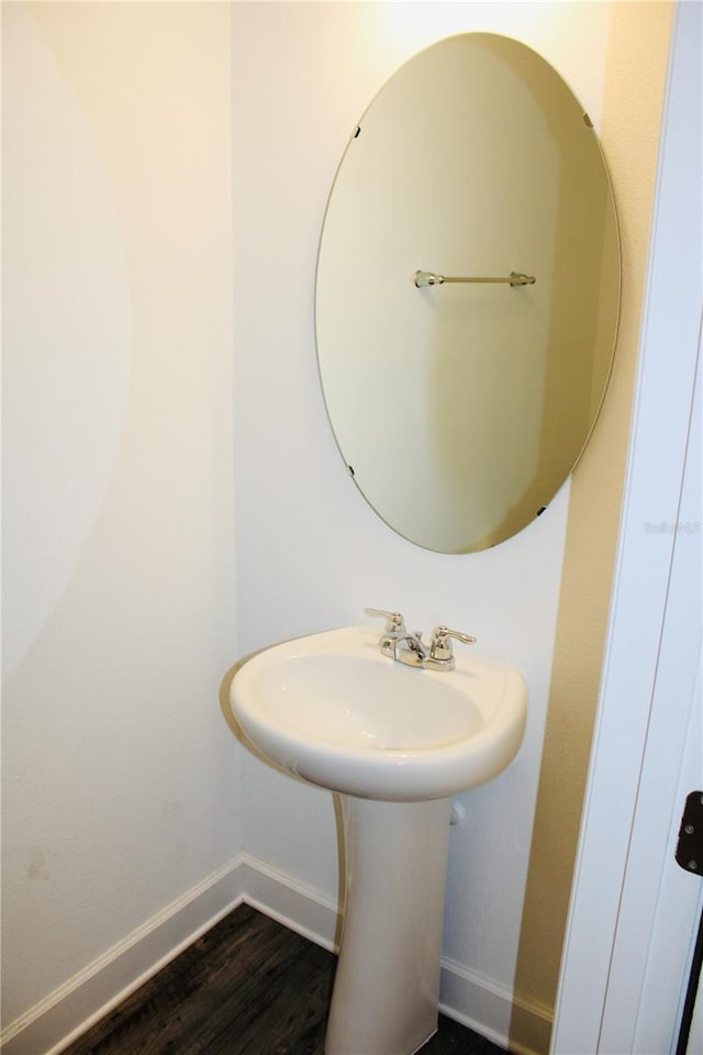 452 Diamond Dove Cv, Winter Springs, FL 32708 - bathroom featuring hardwood / wood-style flooring