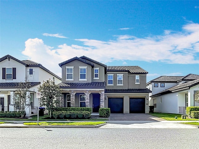 view of front facade featuring a garage