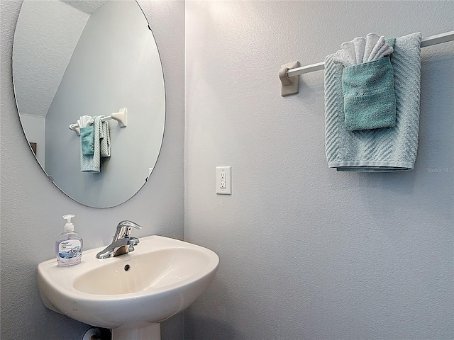 131 Stella Pass, Davenport, FL 33837 - bathroom featuring a sink